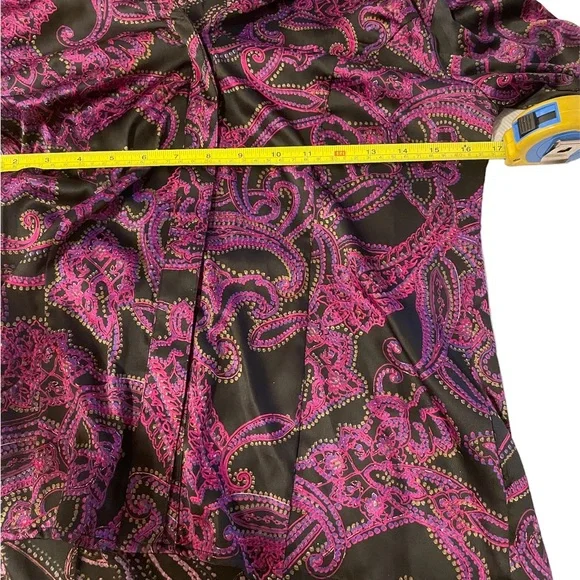 Jaclyn Smith black and purple paisley button up top - Picture 4 of 5